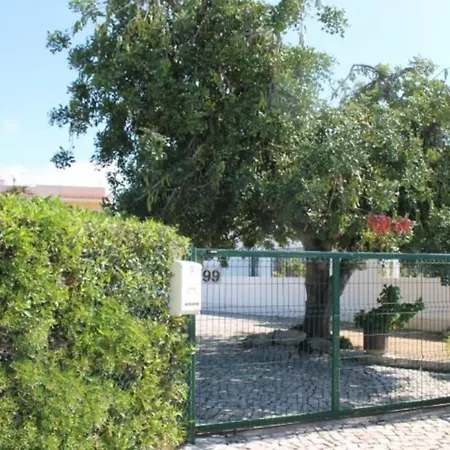 Oura Nyaraló Albufeira